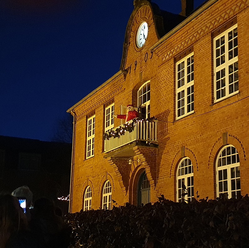 Julemanden vækkes i Kjellerup af Dorrit Hvam