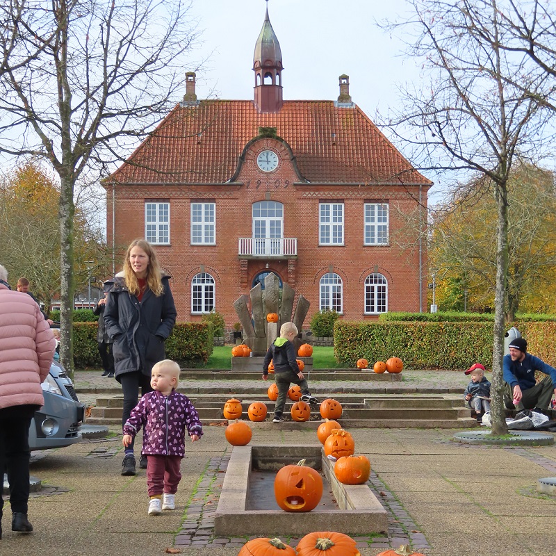 Halloween af Dorrit Hvam