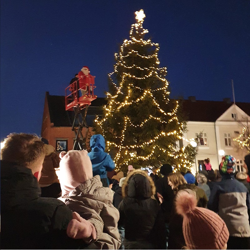 Julemanden vækkes i Kjellerup af Dorrit Hvam