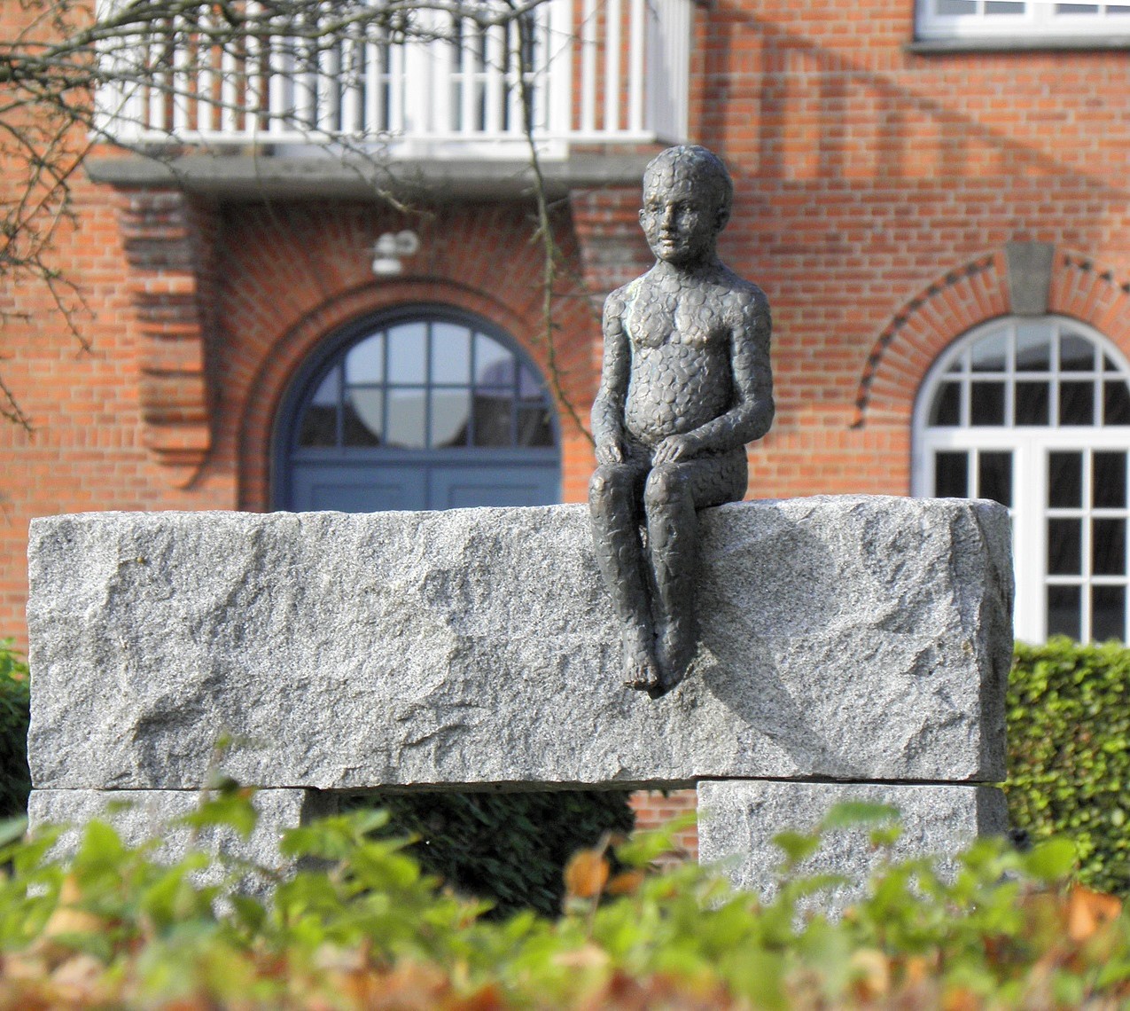 Skulptur i Kjellerup af Dorrit Hvam